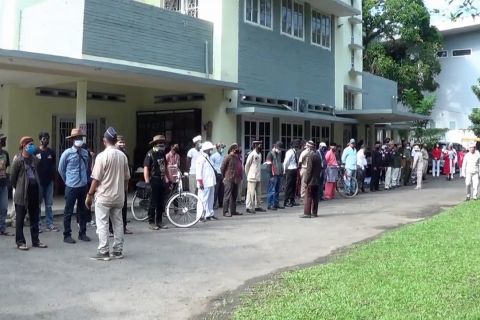 Ratusan pemuda dan lansia gelar upacara kemerdekaan menggunakan baju pejuang