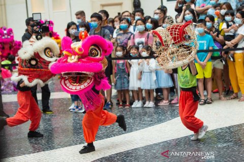 Program pelatihan tari barongsai untuk anak-anak Makau