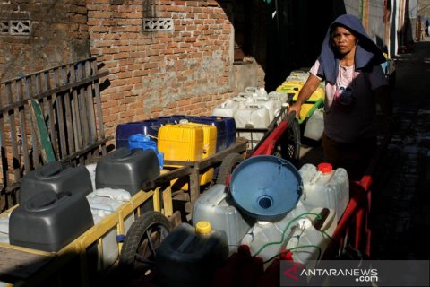 Warga kesulitan mendapatkan air bersih