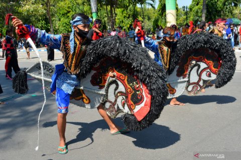 Aksi seniman tradisional tuntut izin pertunjukan
