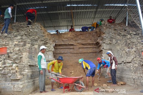 Ekskavasi situs Patakan di Lamongan