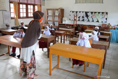 Aktivitas sekolah dengan penerapan protokol kesehatan