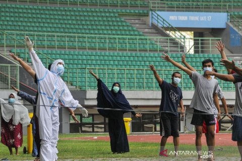 Pasien COVID-19 olahraga di stadion Patriot Chandrabhaga