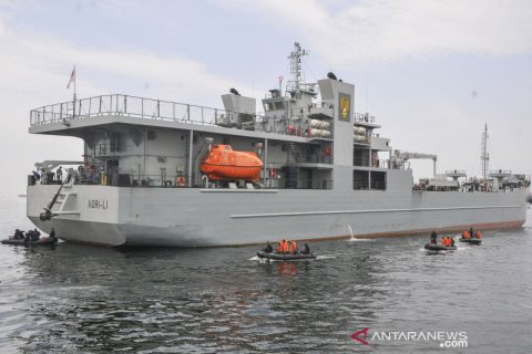 Mengenal kapal pengangkut tank Leopard milik TNI AD