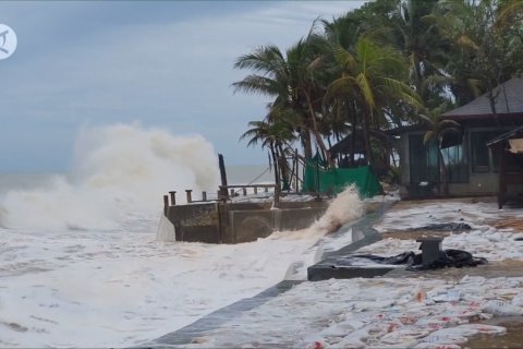 Badai Noul yang membawa hujan lebat dan hapus kekeringan di Thailand