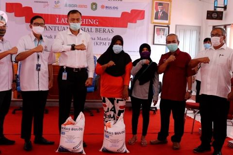Sebanyak 159.644 keluarga di Kalbar terima bantuan sosial beras
