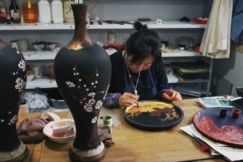 Melihat pembuatan pernis berukir, kerajinan China berusia 2.000 tahun