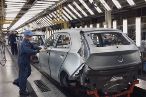 Memproduksi mobil hanya dalam 76 detik