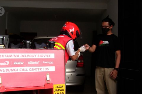 Mengantar BBM ke konsumen, layanan prima dari Pertamina