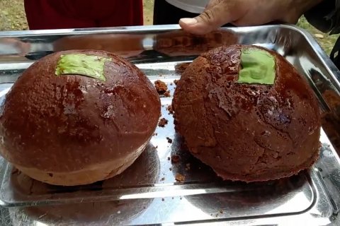Di Kolaka, air enau bahan miras tradisional diubah jadi gula merah