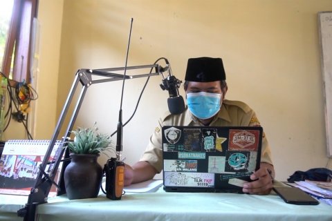 Guru di Solo gunakan portofon untuk pembelajaran jarak jauh