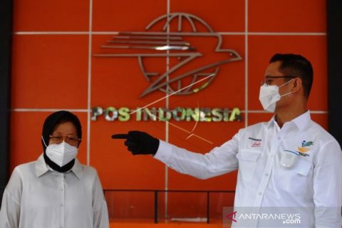 Mensos Pantau Penyaluran BLT Di Surabaya