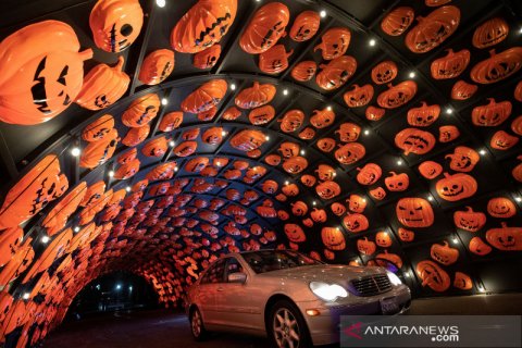 Berkendara sambil merasakan sensasi Halloween di Los Angeles