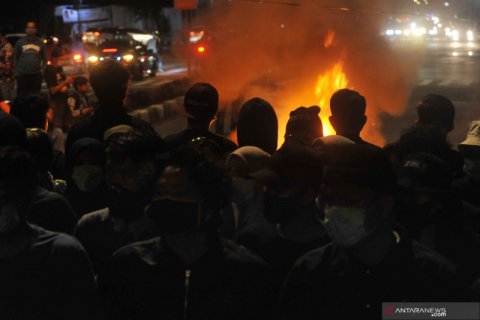 Aksi tolak Omnibus Law berlanjut di Padang