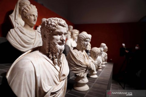 Pameran patung kuno di Roma