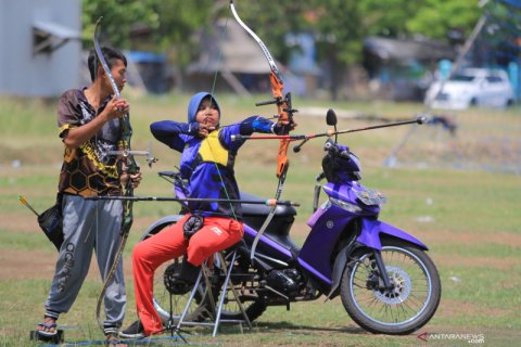Latihan atlet panahan disabilitas