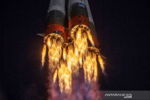 Pesawat luar angkasa Soyuz MS-17 angkut tiga astronot ke ISS