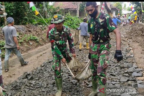 Cerita TMMD-109, Kisah Prajurit Menahan Rindu Demi Tugas