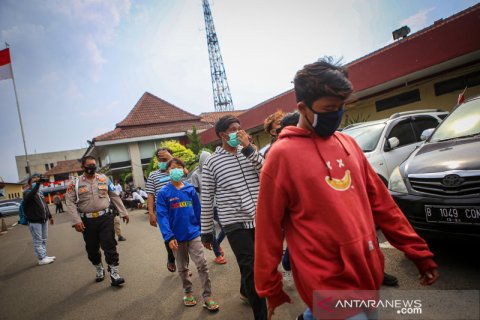 Puluhan pelajar diamankan saat hendak ikut aksi tolak Omnibus Law