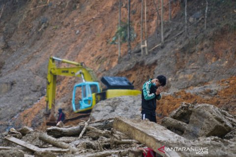 Tanah longsor di Vietnam