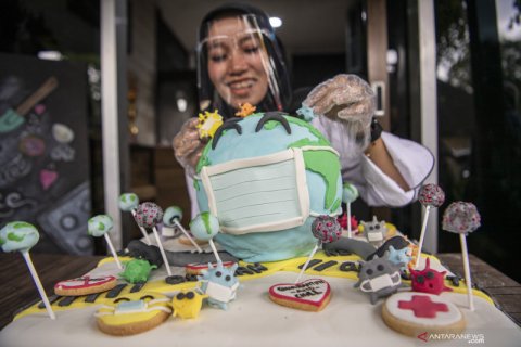 Kue Ulang Tahun Bermotif Virus Corona