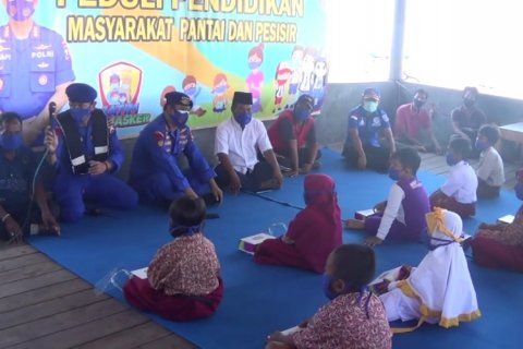 Ditpolairud Jatim fasilitasi pembelajaran daring masyarakat pesisir