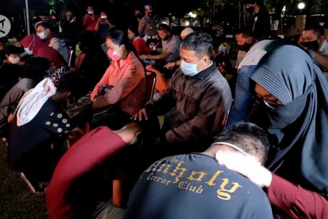 Ditangkap saat demonstrasi, lebih dari 100 pelajar di Solo diminta sungkem