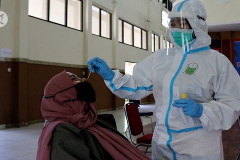 Pemerintah kaji usulan harga tes usap Rp439 ribu hingga Rp797 ribu