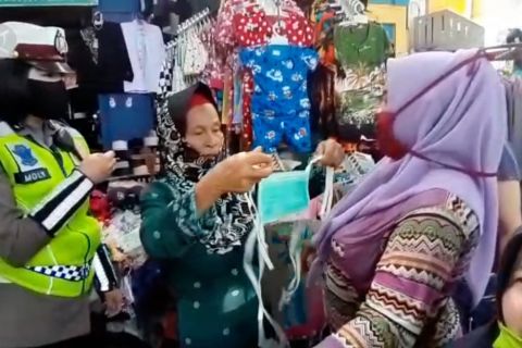 Satgas pantau disiplin protokol kesehatan di pasar tradisional