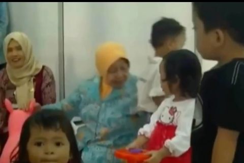 Pengasuh di tempat penitipan anak hendaknya diperiksa berkala