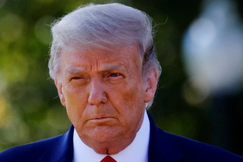 Trump positif COVID-19, ini saran ekonom untuk Pemerintah RI