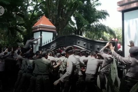 Polisi tangkap penyebar hoaks UU Cipta Kerja di media sosial