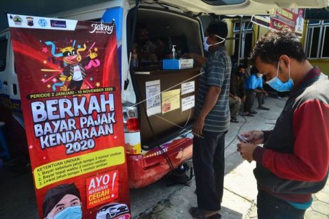 Mobil samsat keliling di desa