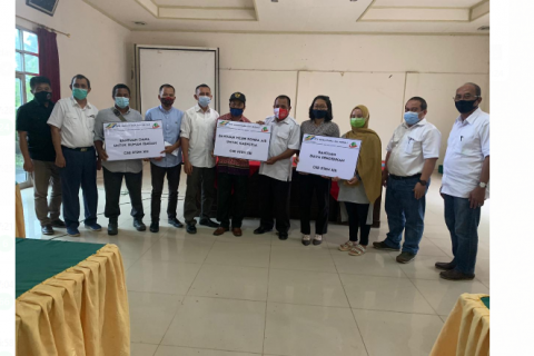 PTPN XIII salurkan CSR kepada 10 desa di Kabupaten Sanggau