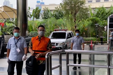 Belasan tersangka kasus benur diamankan di Gedung KPK