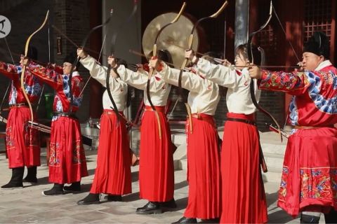 Kompetisi panahan suguhkan budaya tradisional China