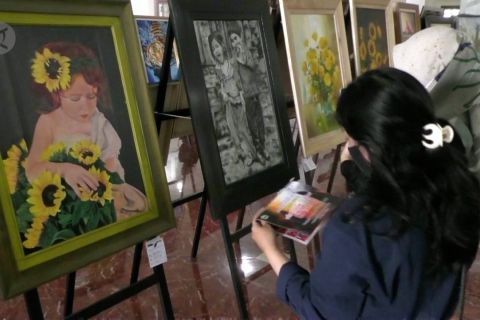Cara seniman lukis pulihkan ekonomi di tengah pandemi