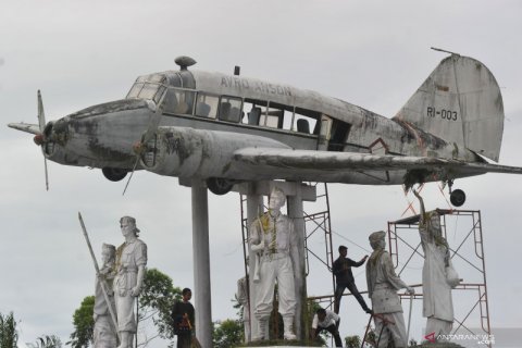 Monumen replikas pesawat terbang RI-003 tak terawat