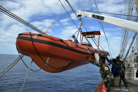 Uji ketangkasan penyelamatan korban jatuh ke laut