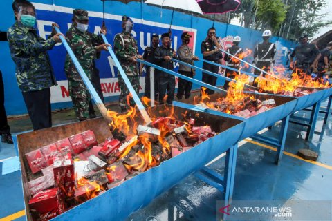 Pemusnahan rokok ilegal