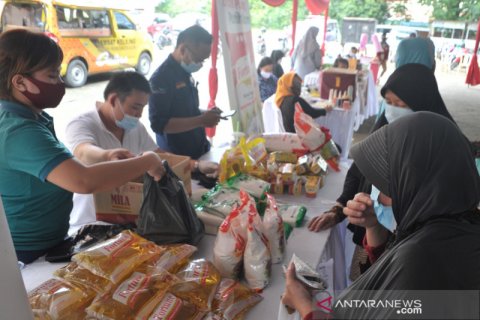 Pasar murah jelang natal dan tahun baru