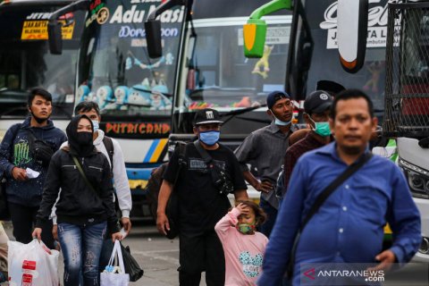 Terminal Kalideres ramai jelang libur Nataru