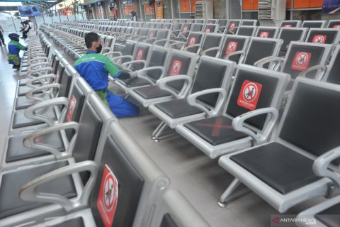 Persiapan Stasiun Kereta Api Kertapati jelang natal dan tahun baru