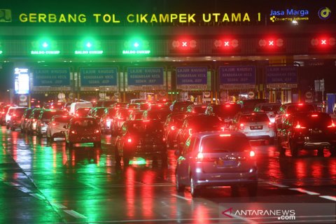 Arus mudik liburan Natal-Tahun Baru di tol Cikampek