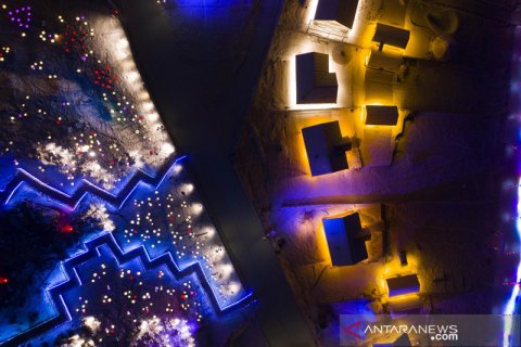 Menikmati pemandangan musim dingin di daerah pedesaan Uighur Xinjiang