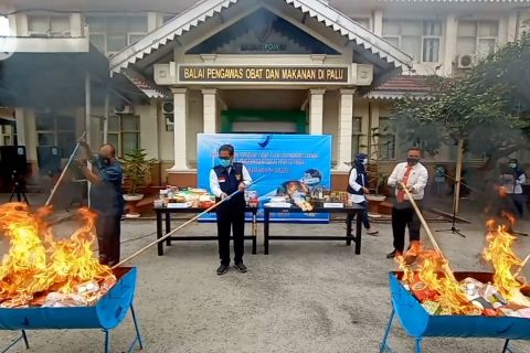 BPOM Palu musnahkan ribuan produk ilegal, tujuh pelaku usaha jadi tersangka