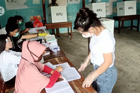 Menentukan pemimpin daerah di perbatasan sektor utara Indonesia-Malaysia