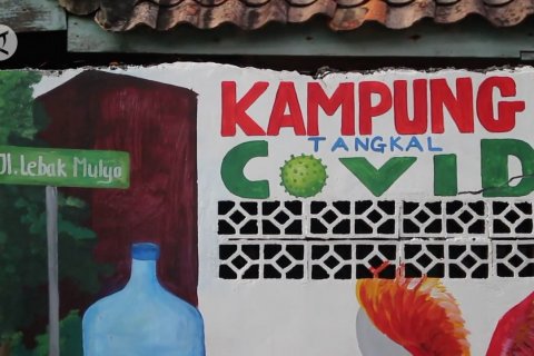 Mengedukasi protokol kesehatan lewat Kampung Mural COVID-19