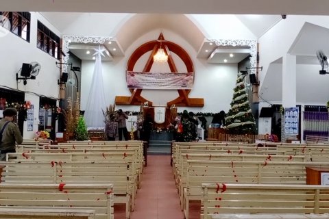 Tim Gegana Brimob sterilisasi sejumlah gereja di Kendari