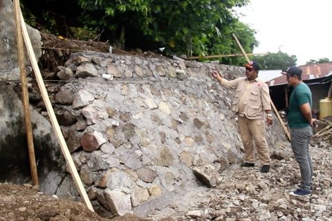 BPBD Ternate tinjau lokasi tanah longsor di Pulau Hiri